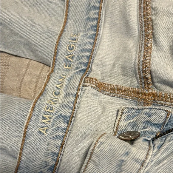 American Eagle Outfitters Light Wash Wide Leg Jeans - Picture 3 of 5